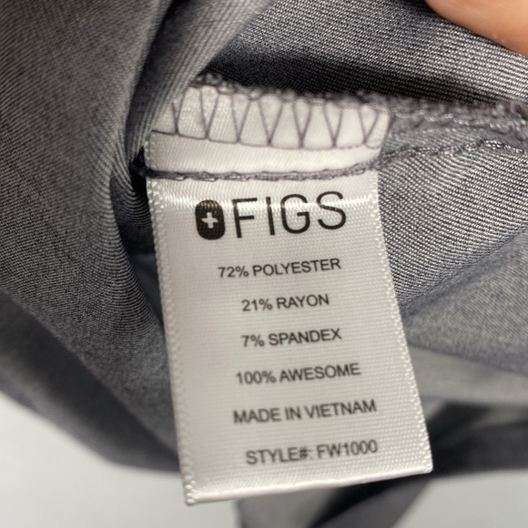 Figs Catarina One Pocket Charcoal V-Neck Tee size XS - Picture 11 of 11